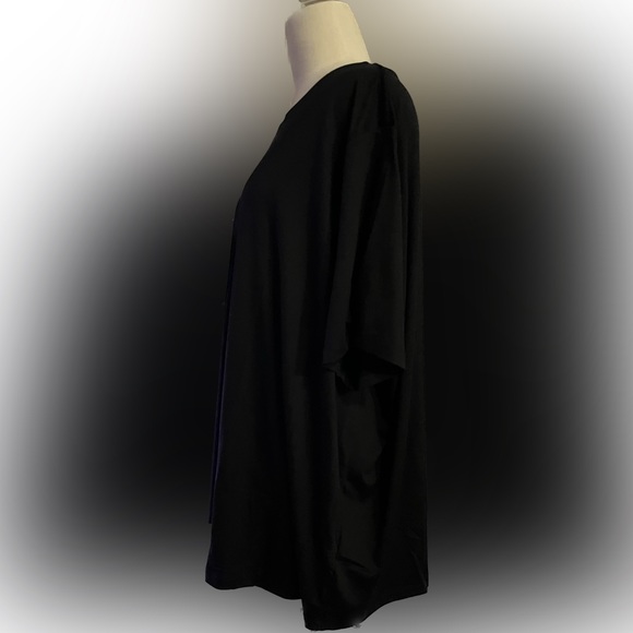 Fabletics Blake Tee in Black Size 4X NWT - Picture 3 of 5